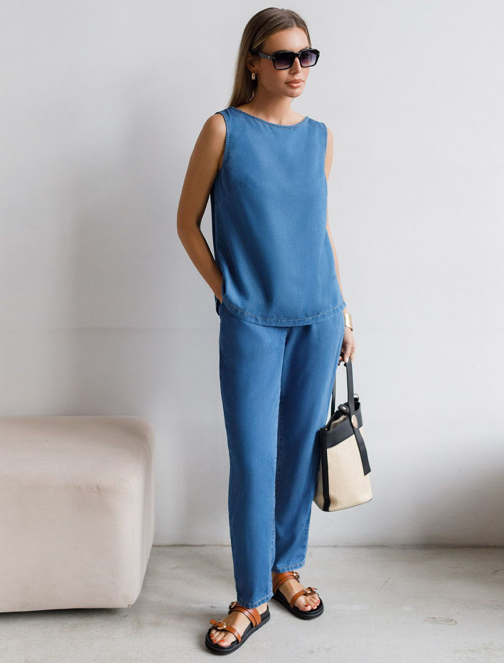 Брюки бананы с поясом на резинке из джинсового лиоцелла - Vilatte фото 5