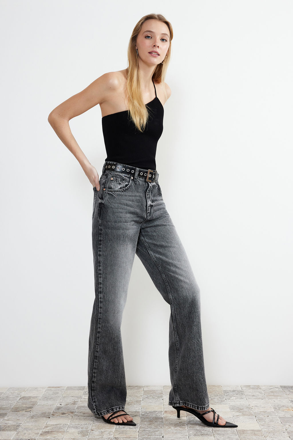 TRENDYOLMILLA Gri More Sustainable Soluk Efekt Vintage Yuksek Bel Wide Leg Jeans TWOSS24JE00018  фото 3