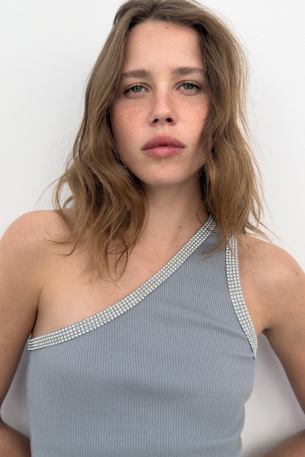 TOP ASIM?TRICO BRILLOS / Gris oscuro - Zara фото 4