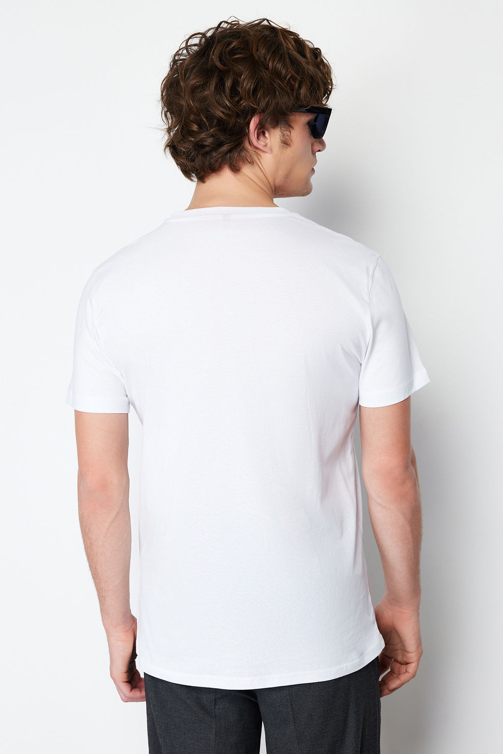 TRENDYOL MAN Siyah Basic %100 Pamuklu Regular/Normal Kesim Bisiklet Yaka T-Shirt TMNSS21TS0808 - Trendyolmilla фото 19