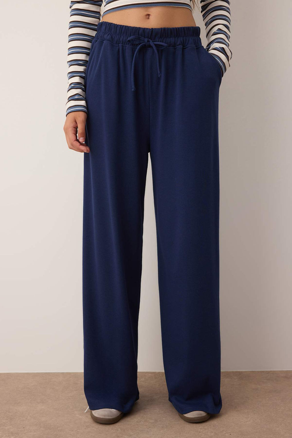 Lacivert Mevsimlik Wide Leg/Genis Paca Baplama Detayl? Esnek Orme Esofman Alt? TWOAW26EA00005 - Trendyolmilla фото 3