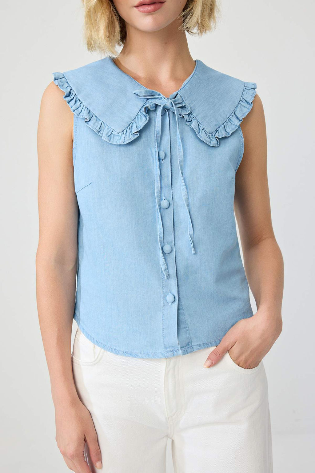 A__k Mavi Yaka Detayl_ Denim Bluz TWOSS26BZ00937