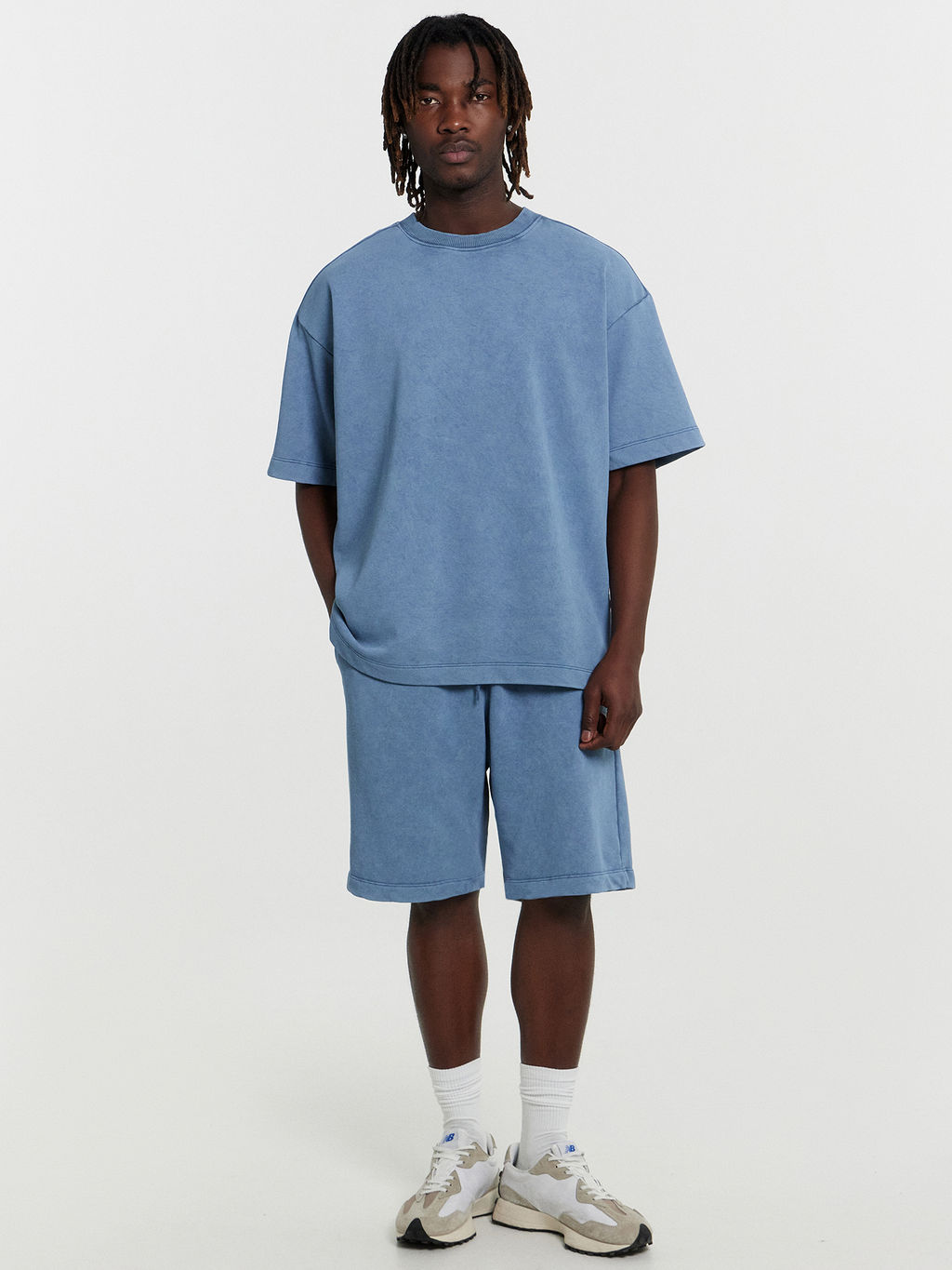 Комплект мужской синий: футболка и шорты варка на шторме 191011