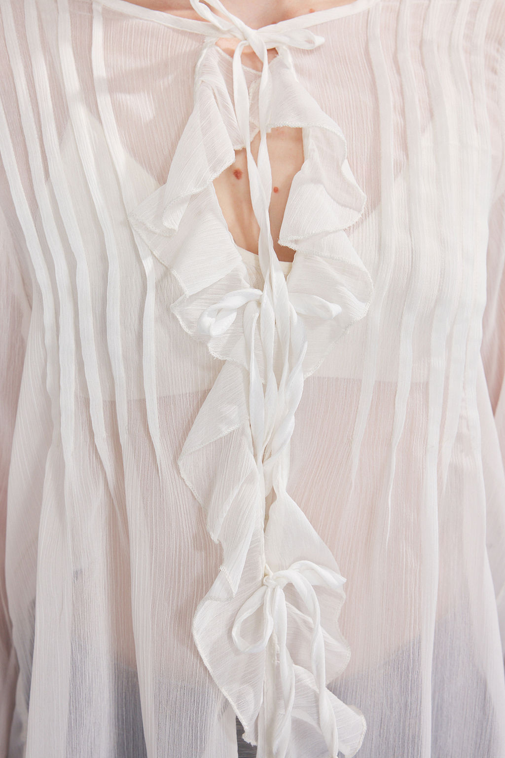 Beyaz F?rf?r Detayl? Sifon Lastik Detayl? Gomlek TWOSS25GO00141