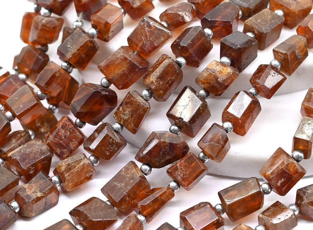 Бусины из граната (спессартин) кристаллы 8*10мм, 25см, 21 бусина Радуга камня