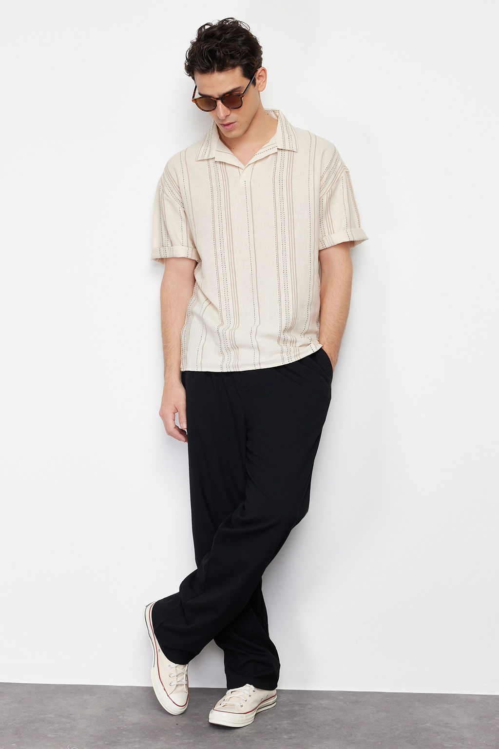 Ekru Cizgili Regular Fit Yar?m Pat Gomlek TMNSS24GO00045