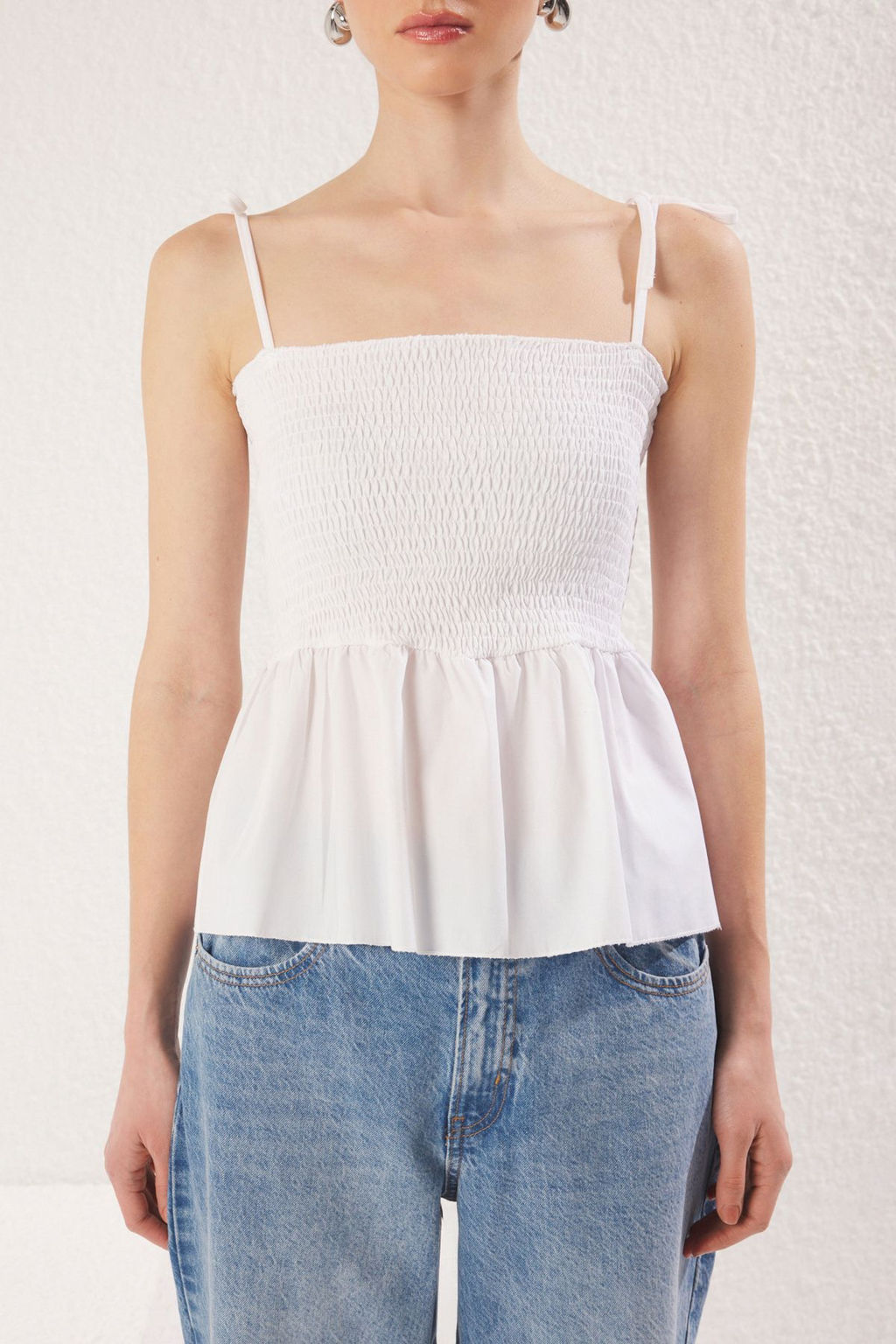 Trendyolmilla Siyah Pamuklu Poplin Detayl? Fitted Ask?l? Gipeli Esnek Orme Bluz TWOSS24BZ00393  фото 3