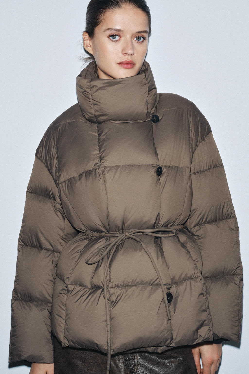 SHORT PUFFER JACKET WITH BELT ZW COLLECTION - Zara фото 5