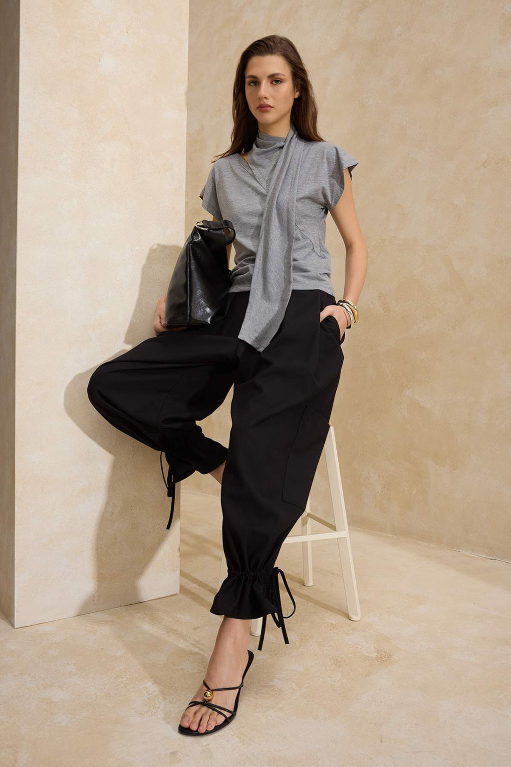 Antrasit Fitted/Vucuda Oturan Fular Yaka Uzun Kollu Tok %100 Pamuk Orme Bluz TWOSS26BZ00234