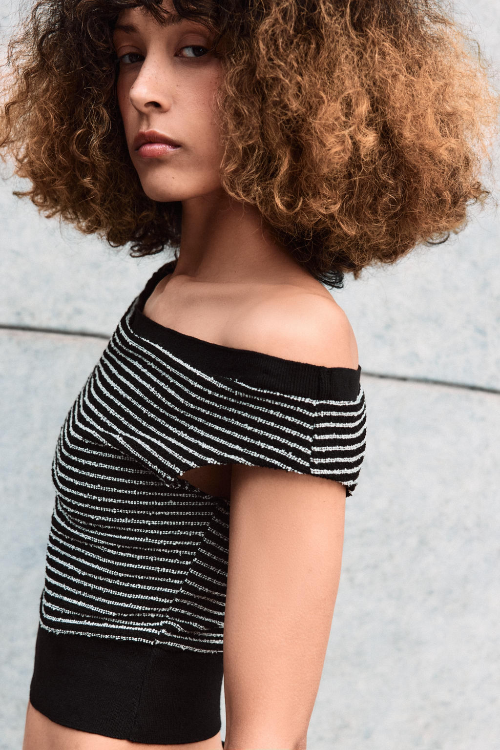 TOP BOUCL? RAYAS / Negro / Crudo - Zara фото 5