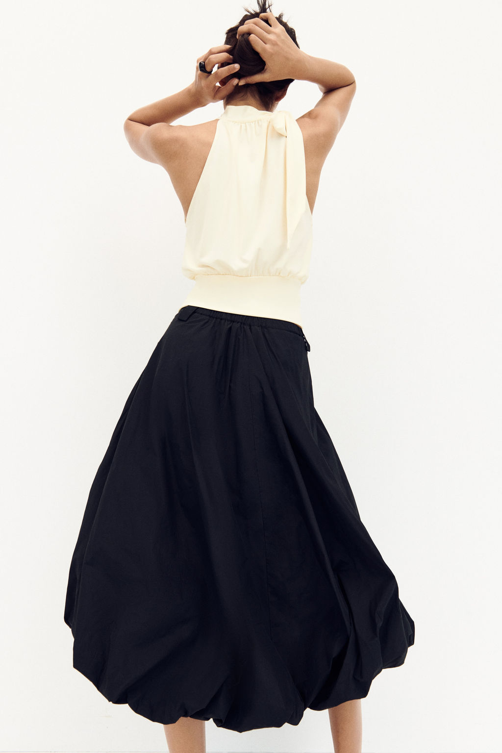 Top de crep? con cuello fular - H&m фото 5