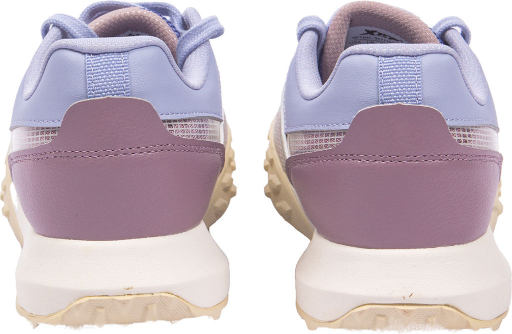 Кроссовки женские