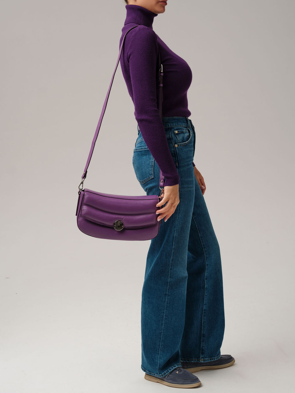 Кожаная сумка Azaro 30628 фиолетовая сирень