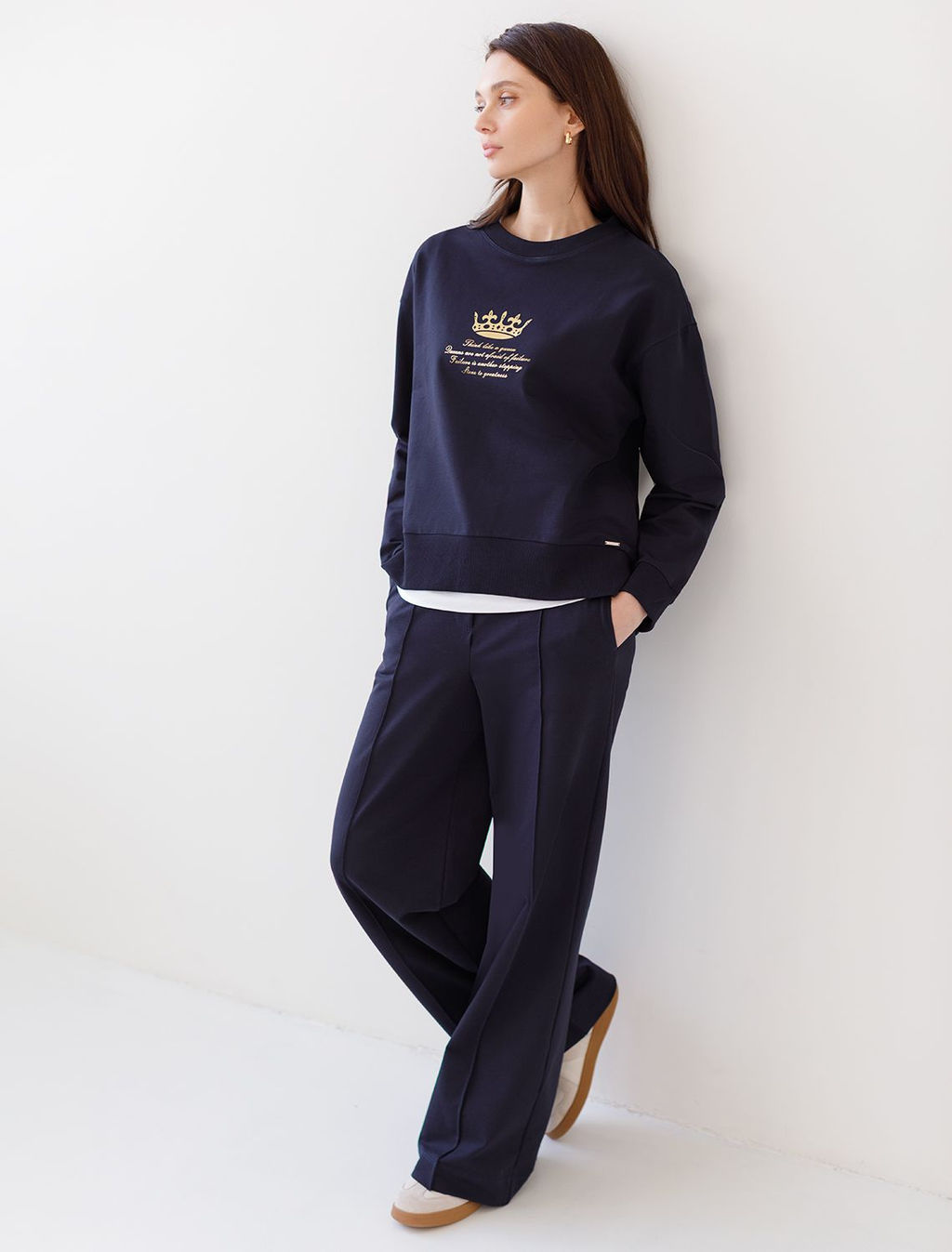 Брюки прямые со стрелками из премиального футера двухнитки с эластаном - Vilatte фото 5