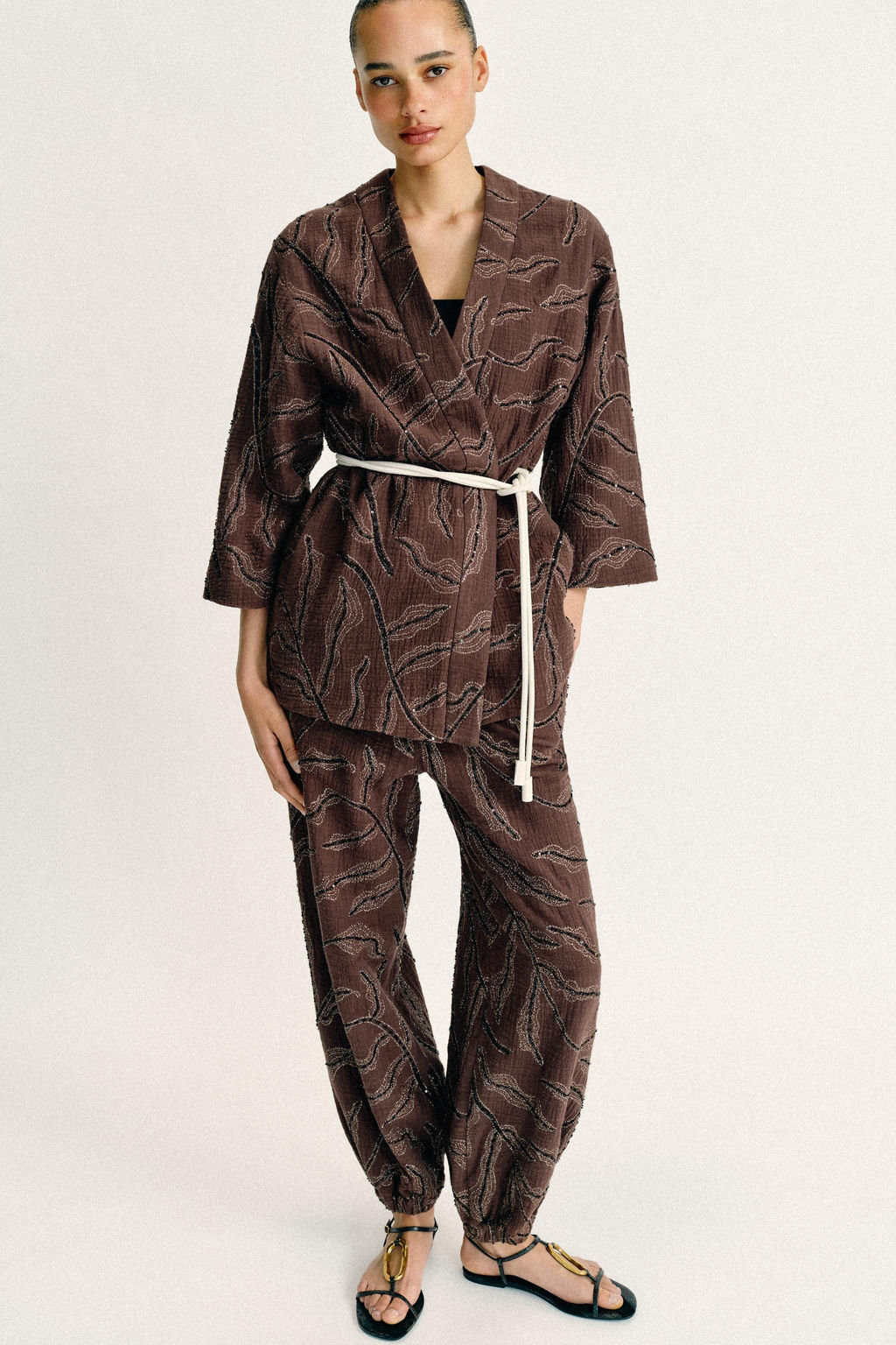 CHAQUETA KIMONO LENTEJUELAS HILO METALIZADO / Marr?n - Zara фото 6