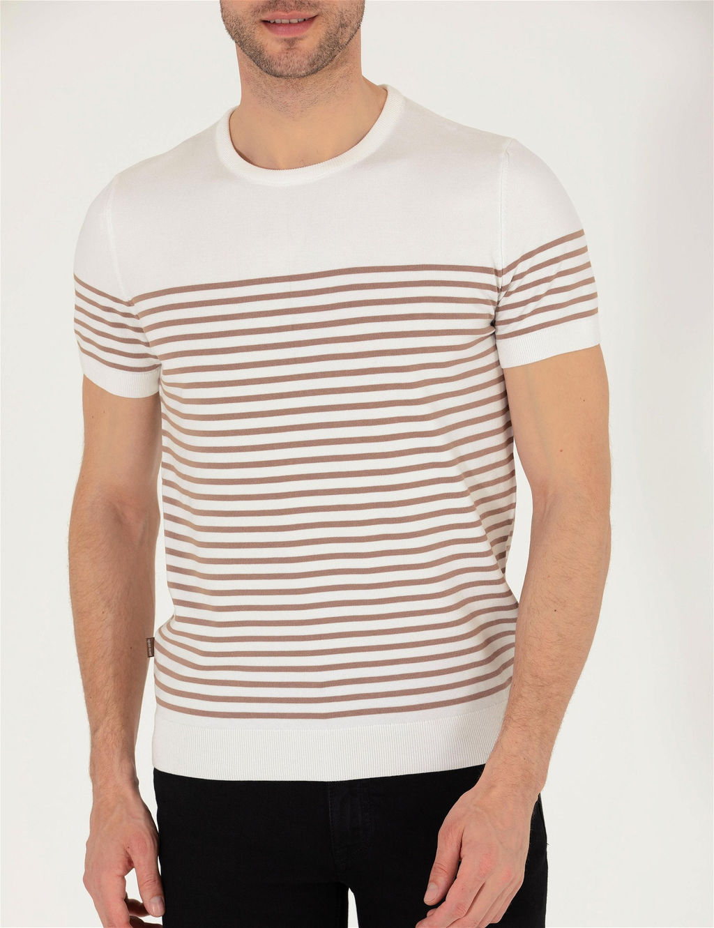 Ekru Slim Fit Bisiklet Yaka Triko Ti__rt