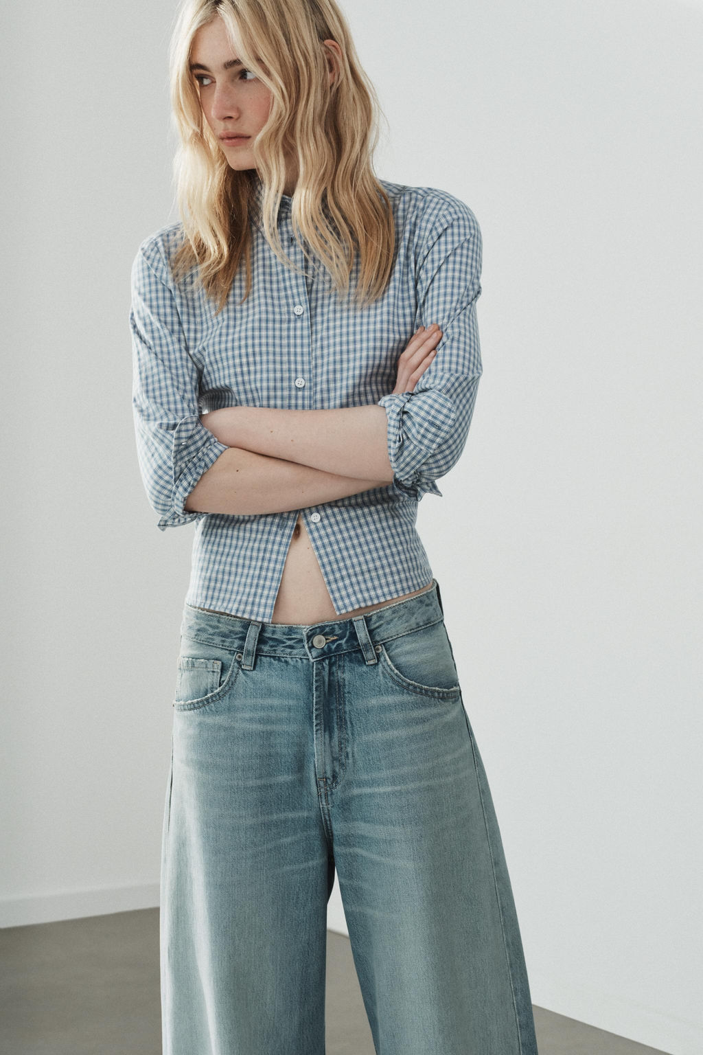 JEANS TRF BAGGY FOLDED ROTOS / Azul claro - Zara фото 2