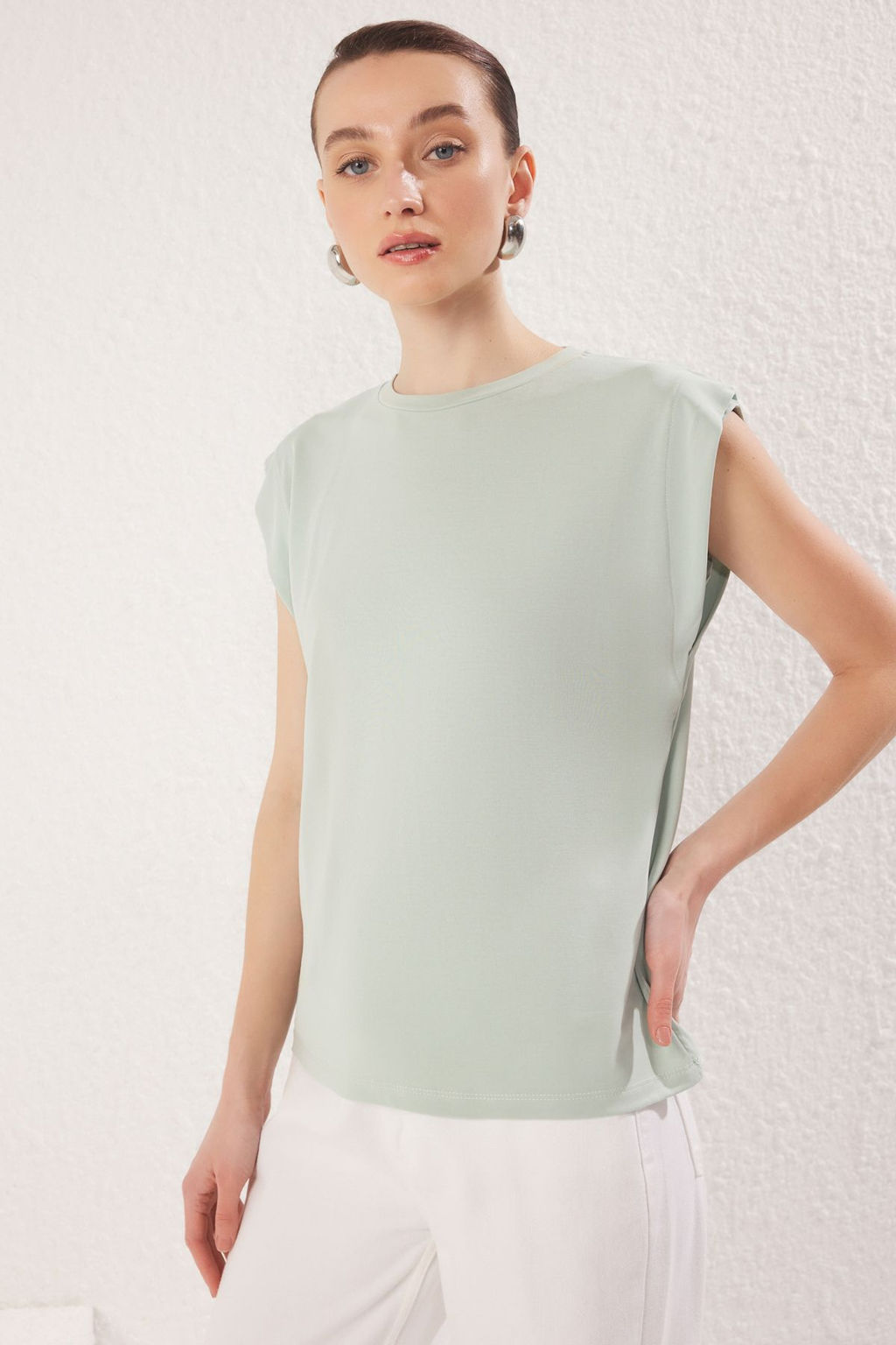 TRENDYOLMILLA Antrasit Modal Icerikli Ay Kol Regular/Normal Kesim Bisiklet Yaka Orme T-Shirt TWOSS25TS00001  фото 5