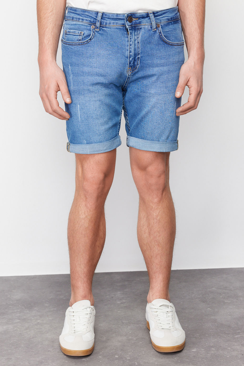 Mavi Slim Fit T?rm?k Destroylu Denim Kot Sort TMNSS21SR0727