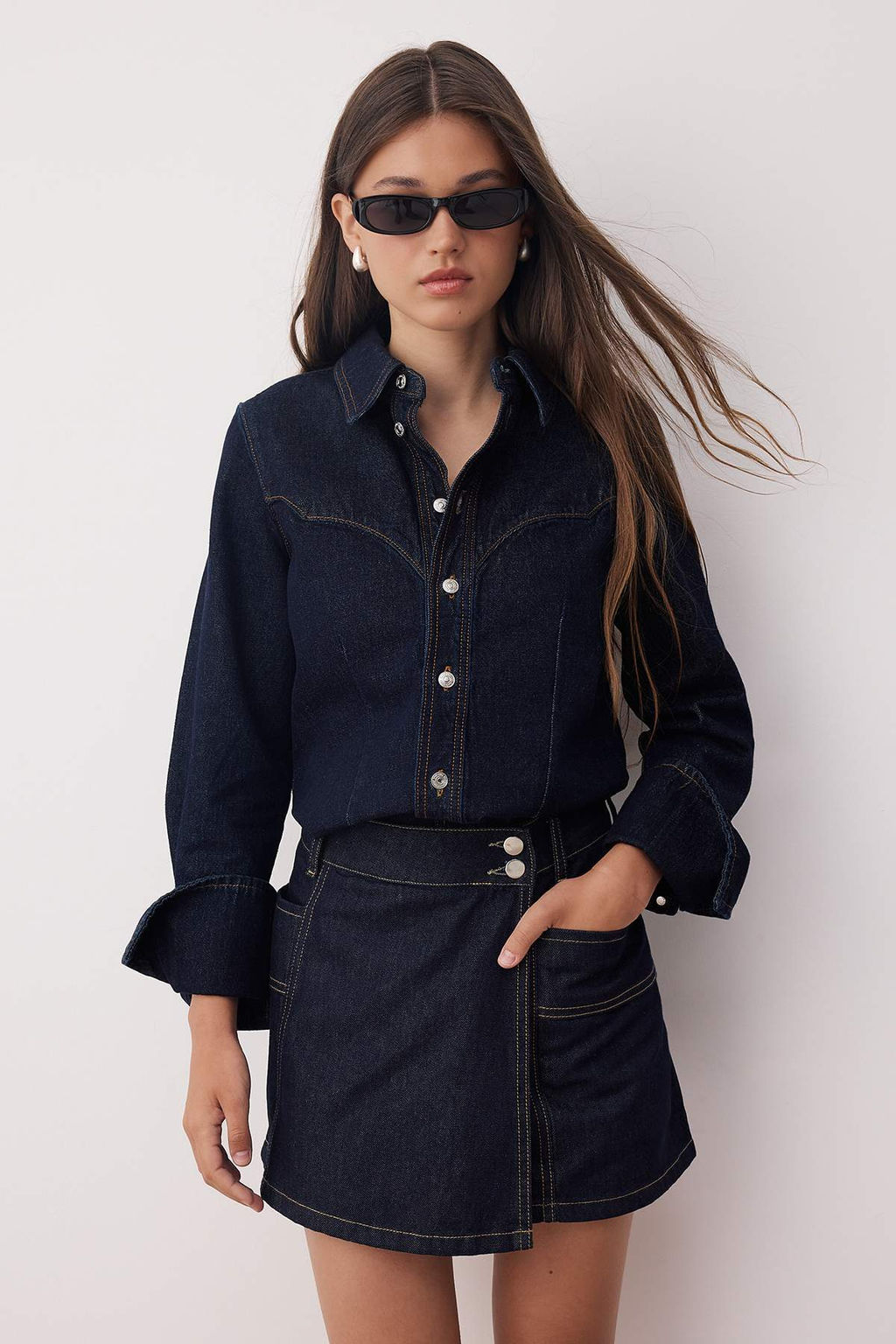 Koyu Mavi Cep Detayl? Kruvaze Denim Sort Etek TWOAW26SR00021 - Trendyolmilla фото 2