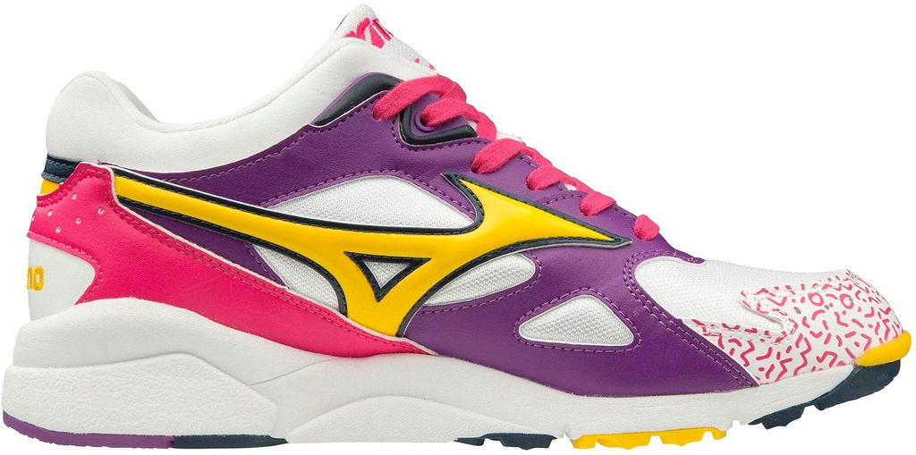 Кроссовки женские