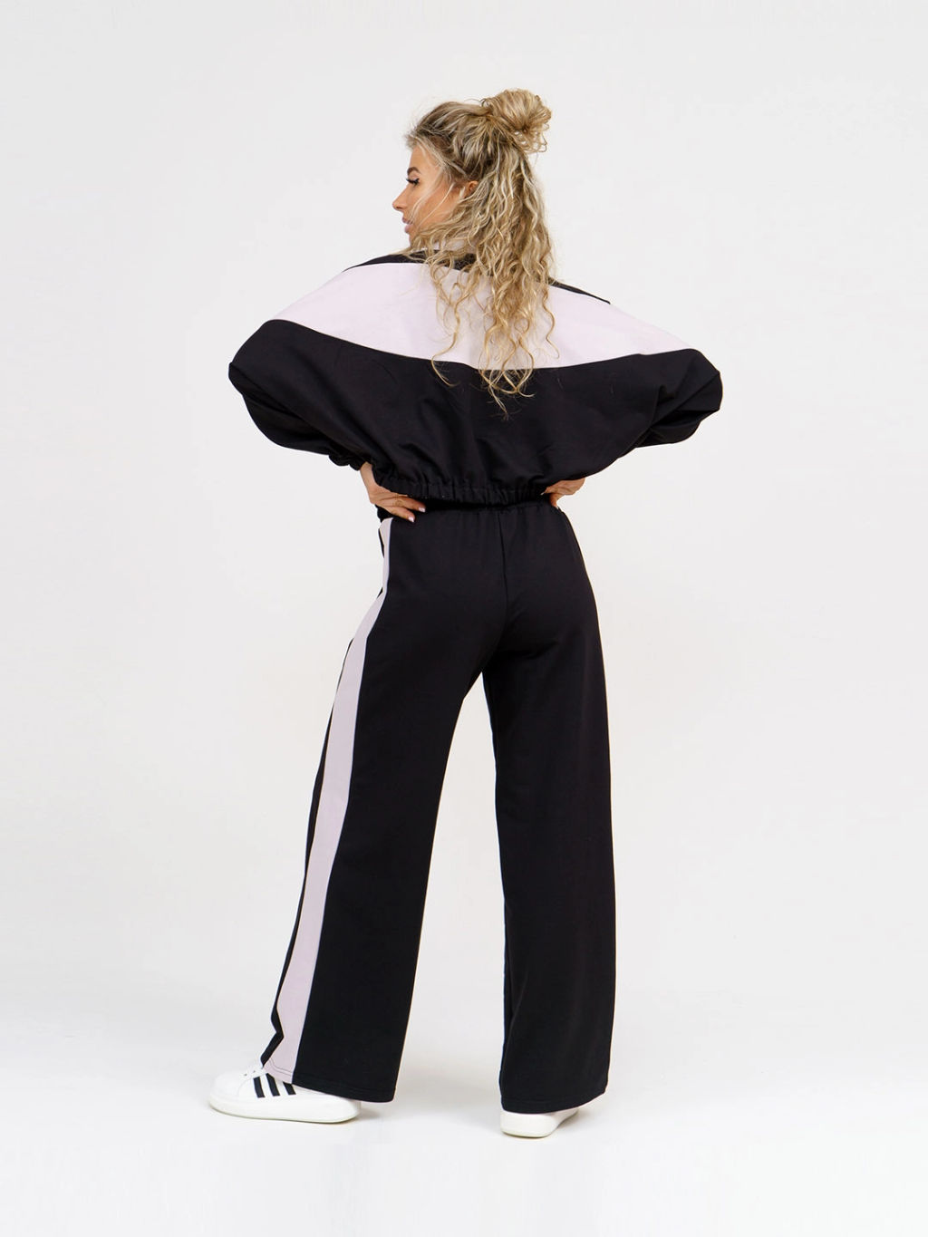 Костюм женский, цвет черный серый