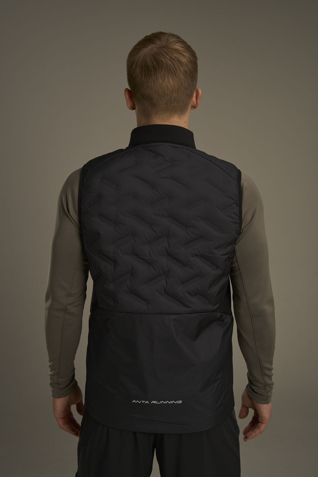 Жилет утепленный комбинированный Черный ANTA RUNNING Fleece Vest