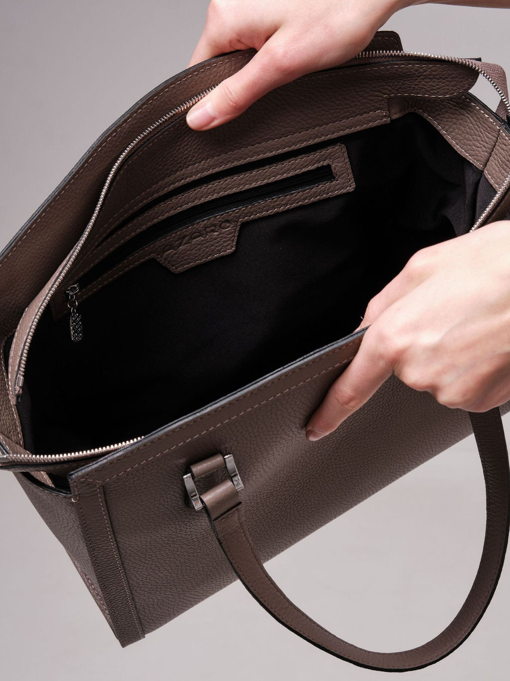 Сумка кожаная Azaro 30690 тауп