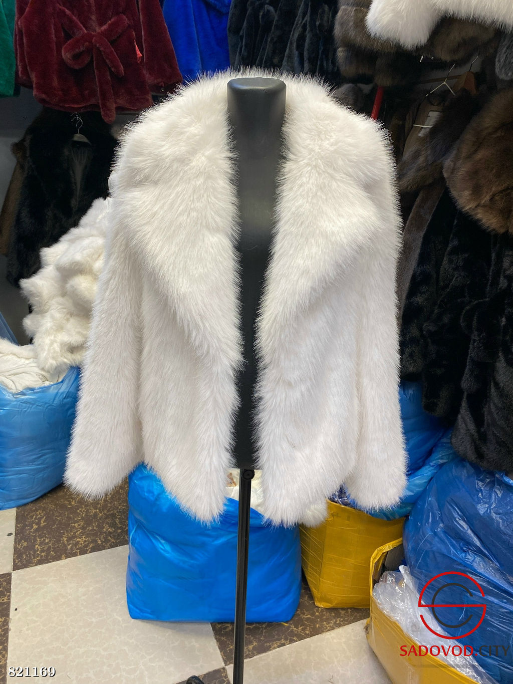 Шуба женская из искусственного меха - Bruno фото 3