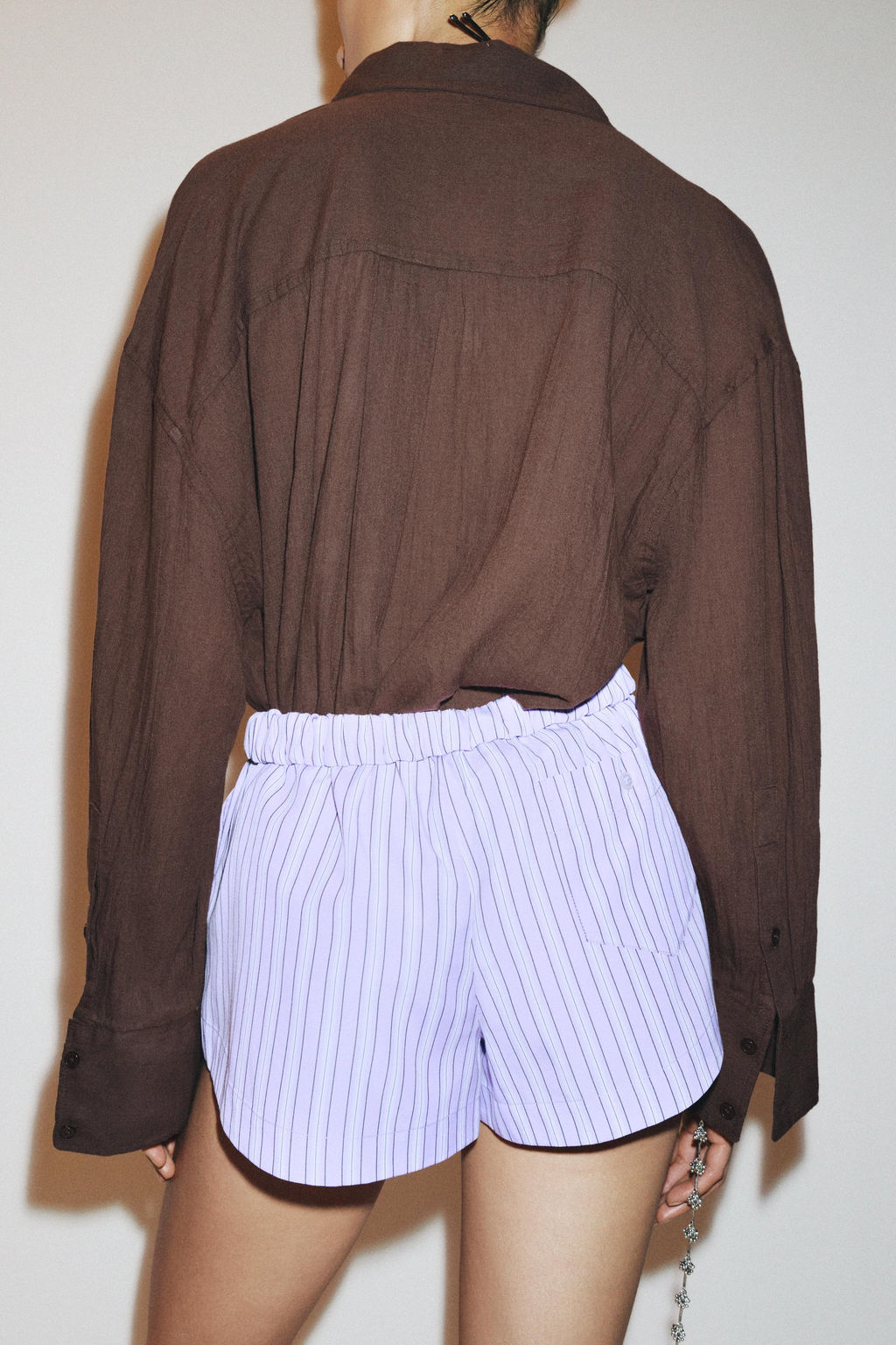 MINI SHORTS WITH TURN-UP WAIST - Zara фото 10