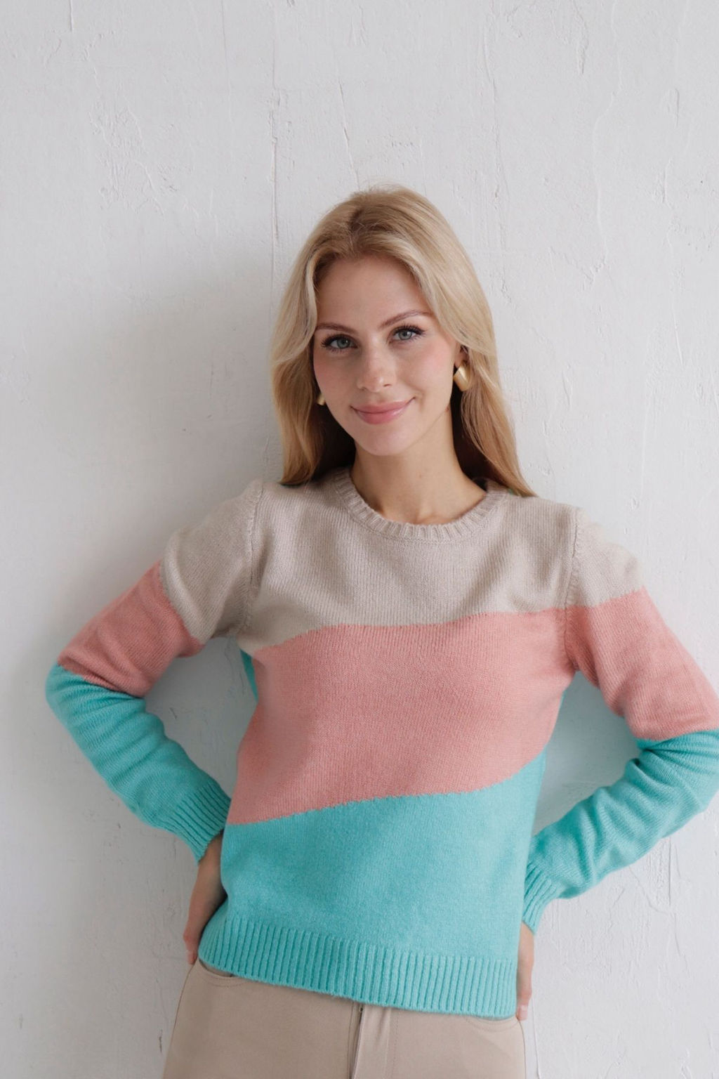 Джемпер колор блок в цвете тиффани-пудра-беж - Martichelli фото 13