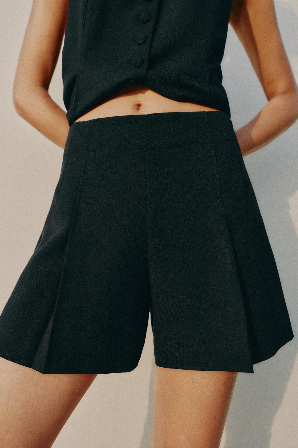 SHORTS PINZAS / Negro - Zara фото 3