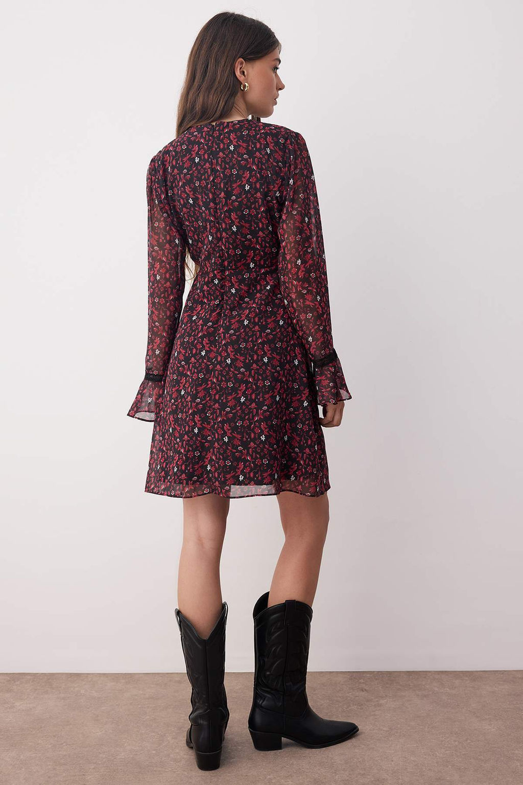 Bordo Cicekli Aksesuar Detayl? K?sa / Mini Astarl? Sifon Dokuma Elbise TWOAW26EL00084