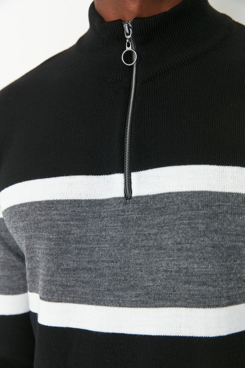 Trendyolmilla Man Siyah Slim Fit Dar Kesim Yar?m Bal?kc? Fermuarl? Renk Bloklu Kazak TMNAW20MG0022  фото 4
