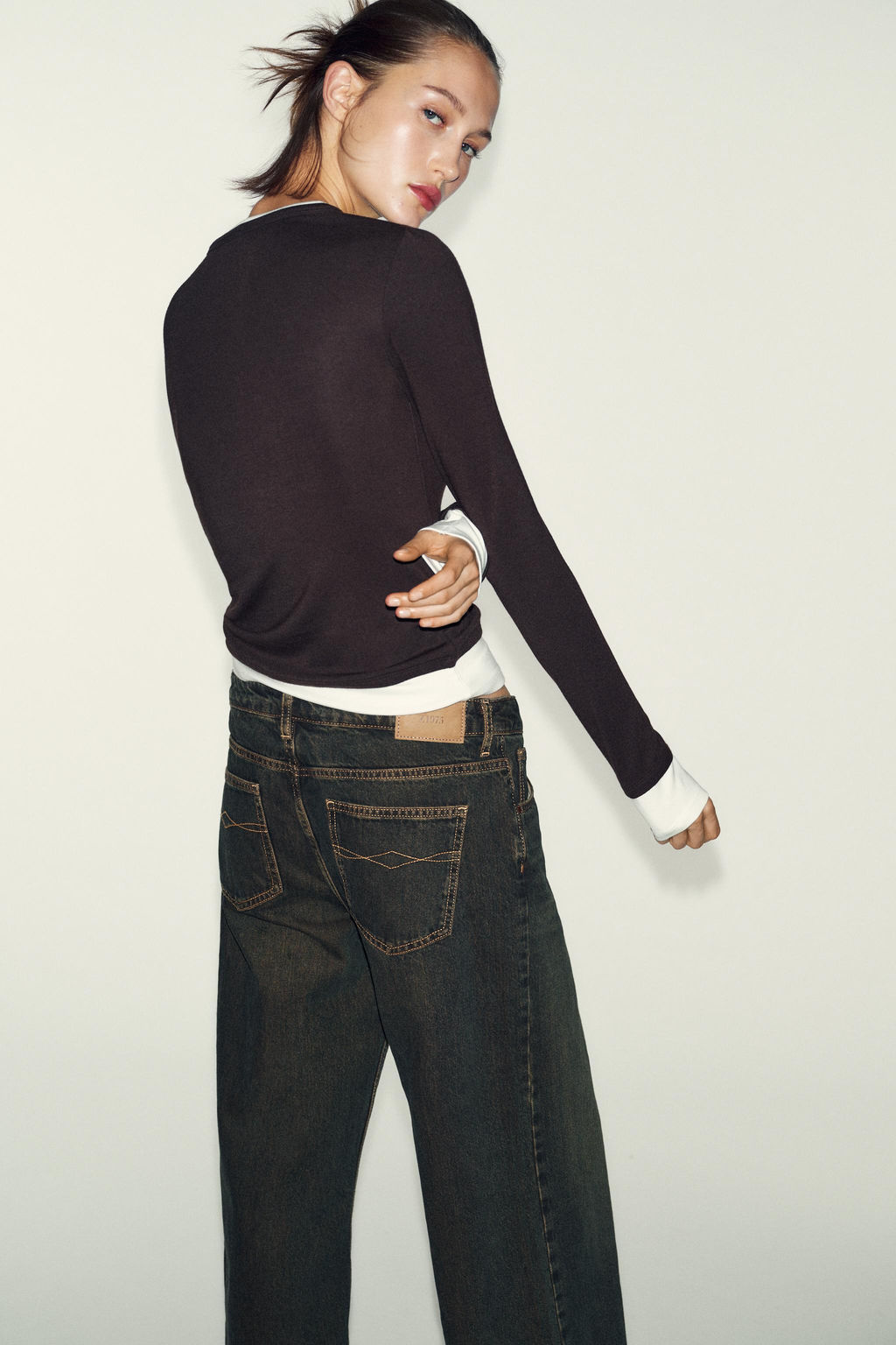 MOCK LAYER CONTRAST T-SHIRT - Zara фото 13