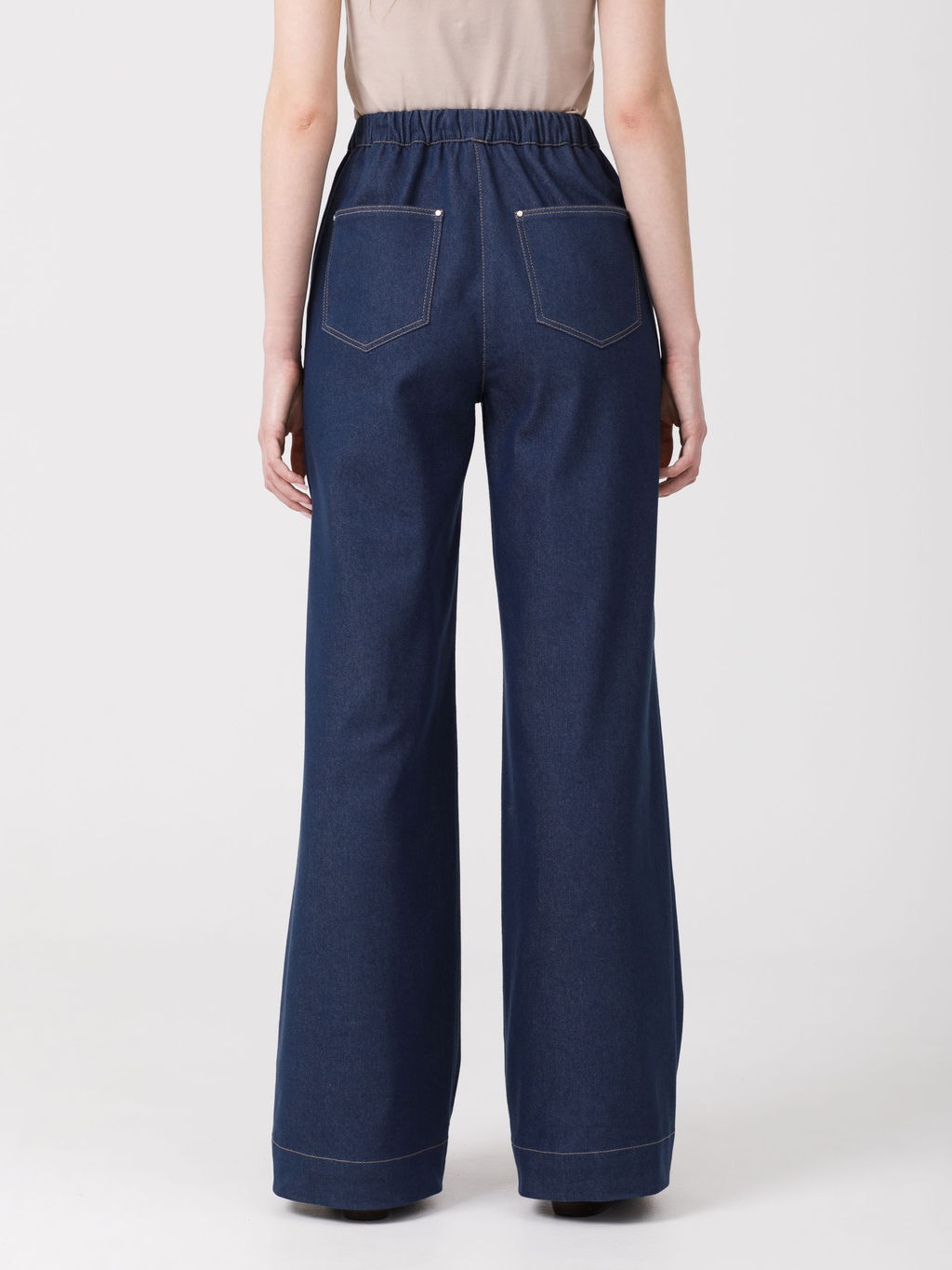 Джинсы на эластичном поясе