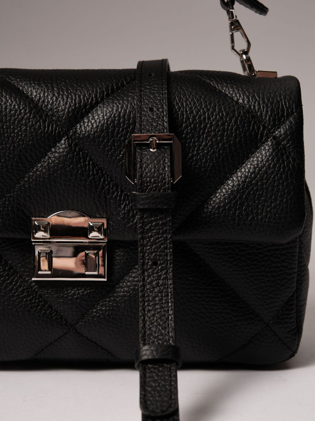 Сумка на плечо Deboro 30558 черный суприм