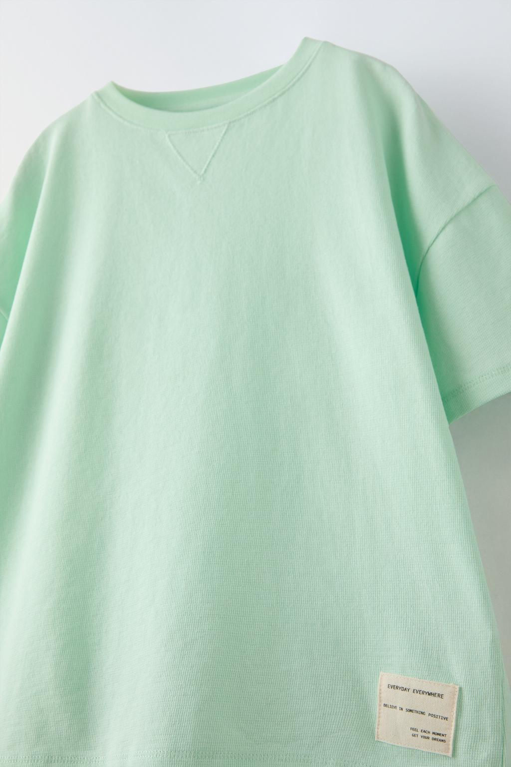 ETIKETLI T-SHIRT VE BERMUDA SORT TAKIM - Zara фото 2