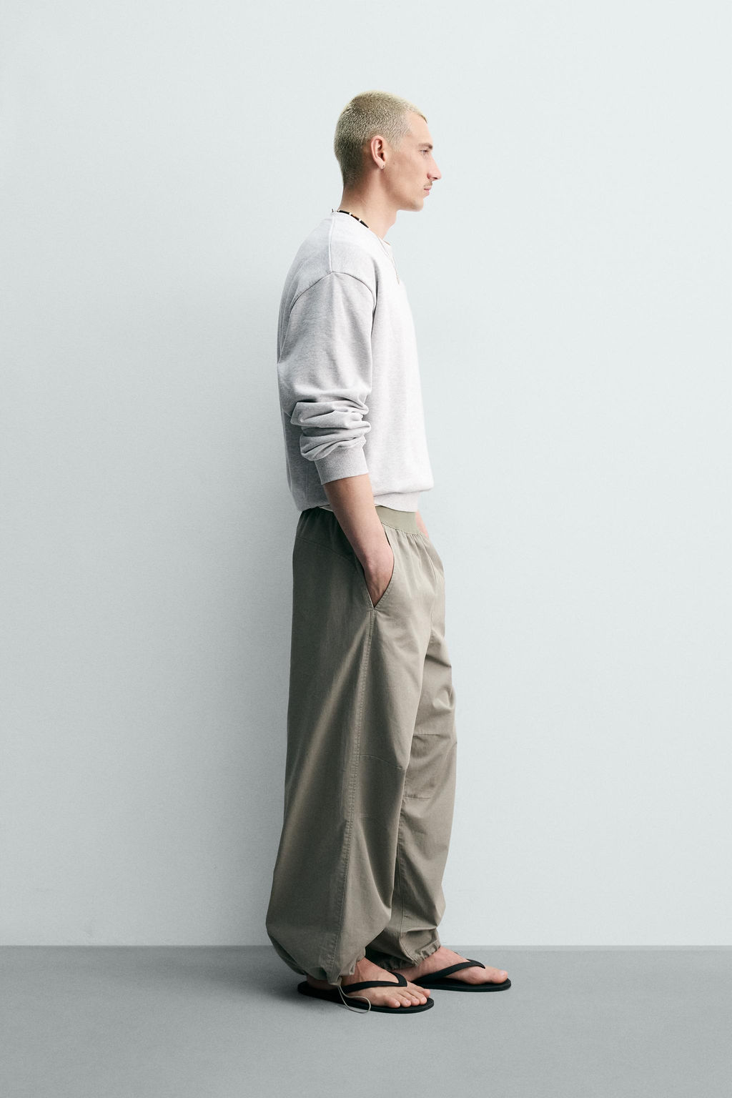 PANTAL?N PARACHUTE RELAXED FIT / Khaki claro - Zara фото 4