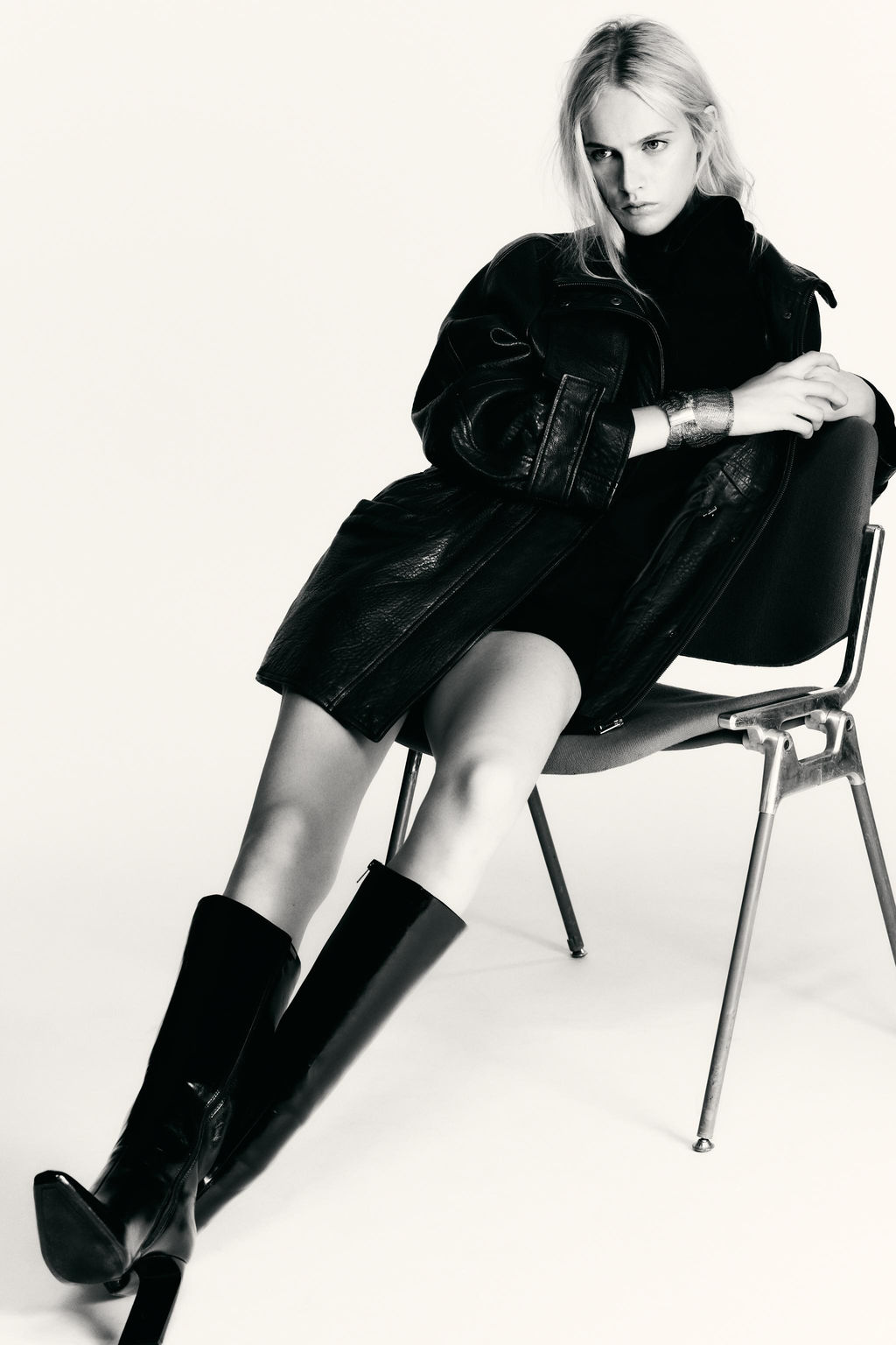 POINTED TOE HEELED BOOTS