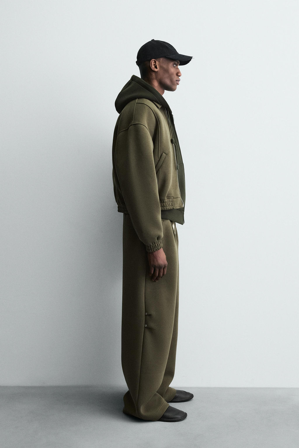 WIDE-LEG NEOPRENE-EFFECT TROUSERS WITH STUDS - Zara фото 14