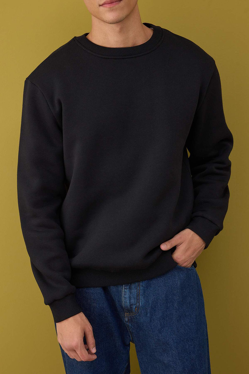 Siyah Regular/Normal Kesim Bisiklet Yaka Kal?n/Ici Sardonlu Sweatshirt TMNAW26SW00018 - Trendyolmilla фото 7