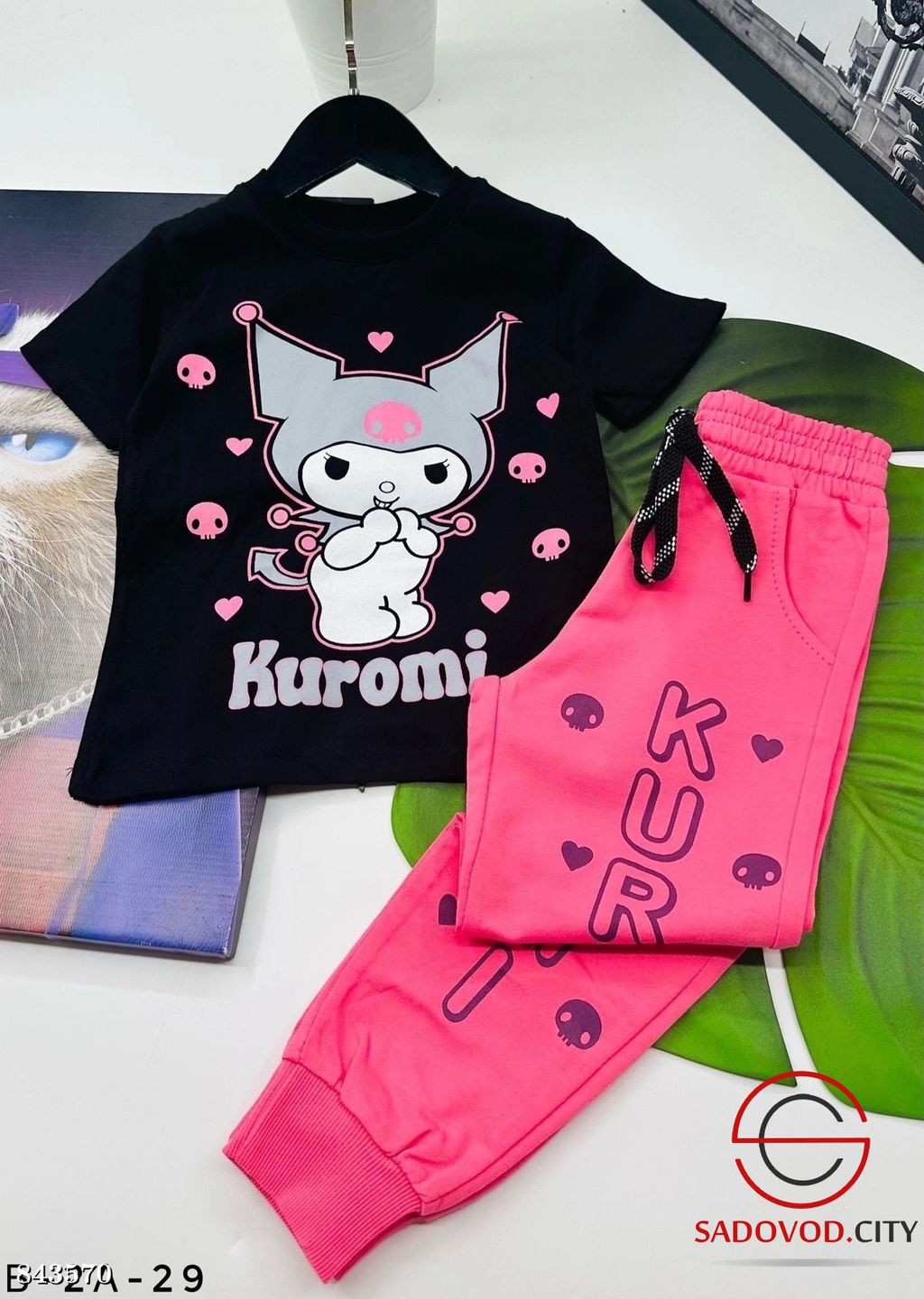 Костюм для девочек с рисунком