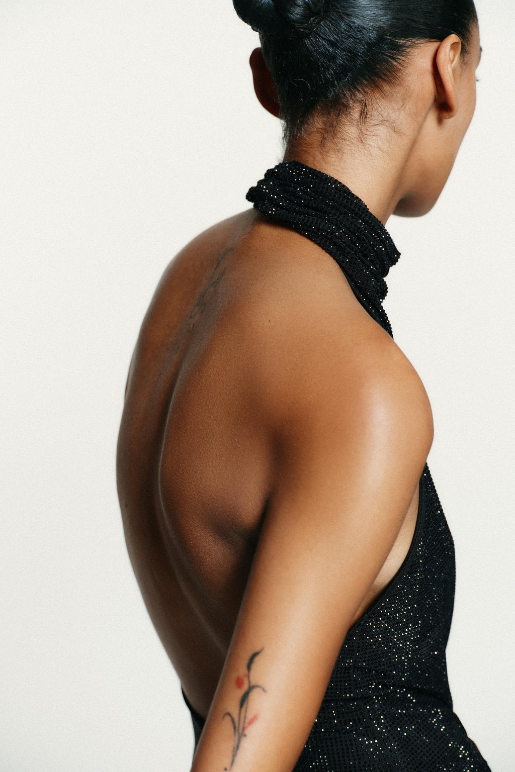 HALTER TOP WITH RHINESTONES - Zara фото 3