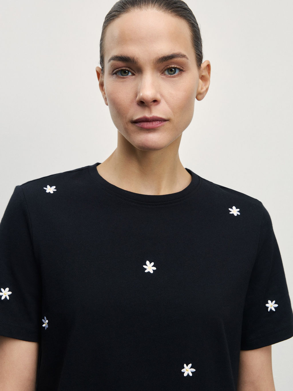 Футболка с вышивкой / Zarina  фото 6