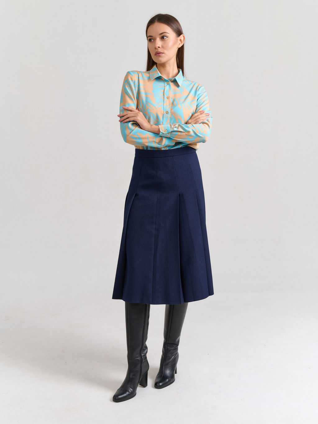 Расклешенная юбка со складками из костюмной ткани с добавлением шерсти