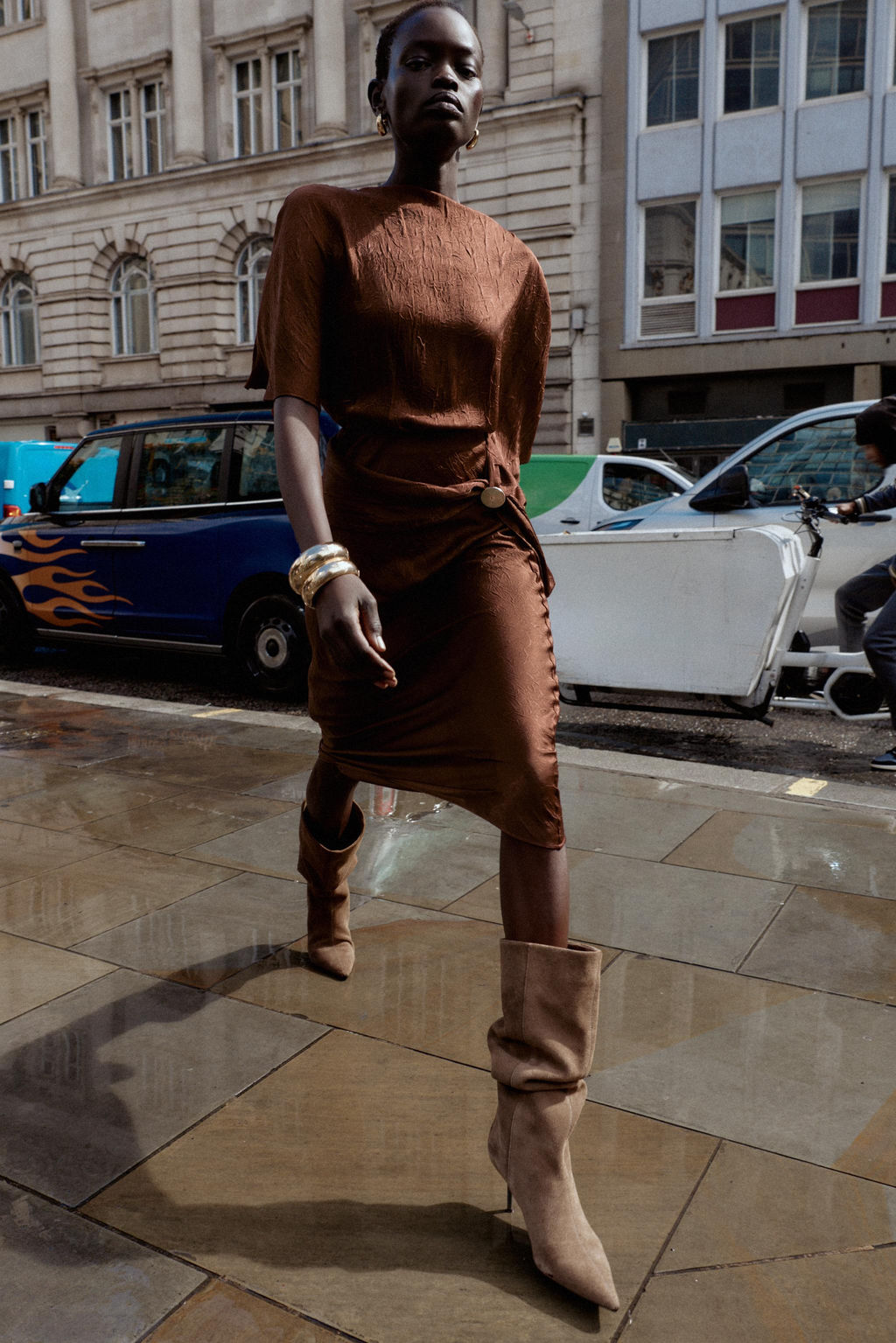 CRINKLED EFFECT SATIN MIDI SKIRT