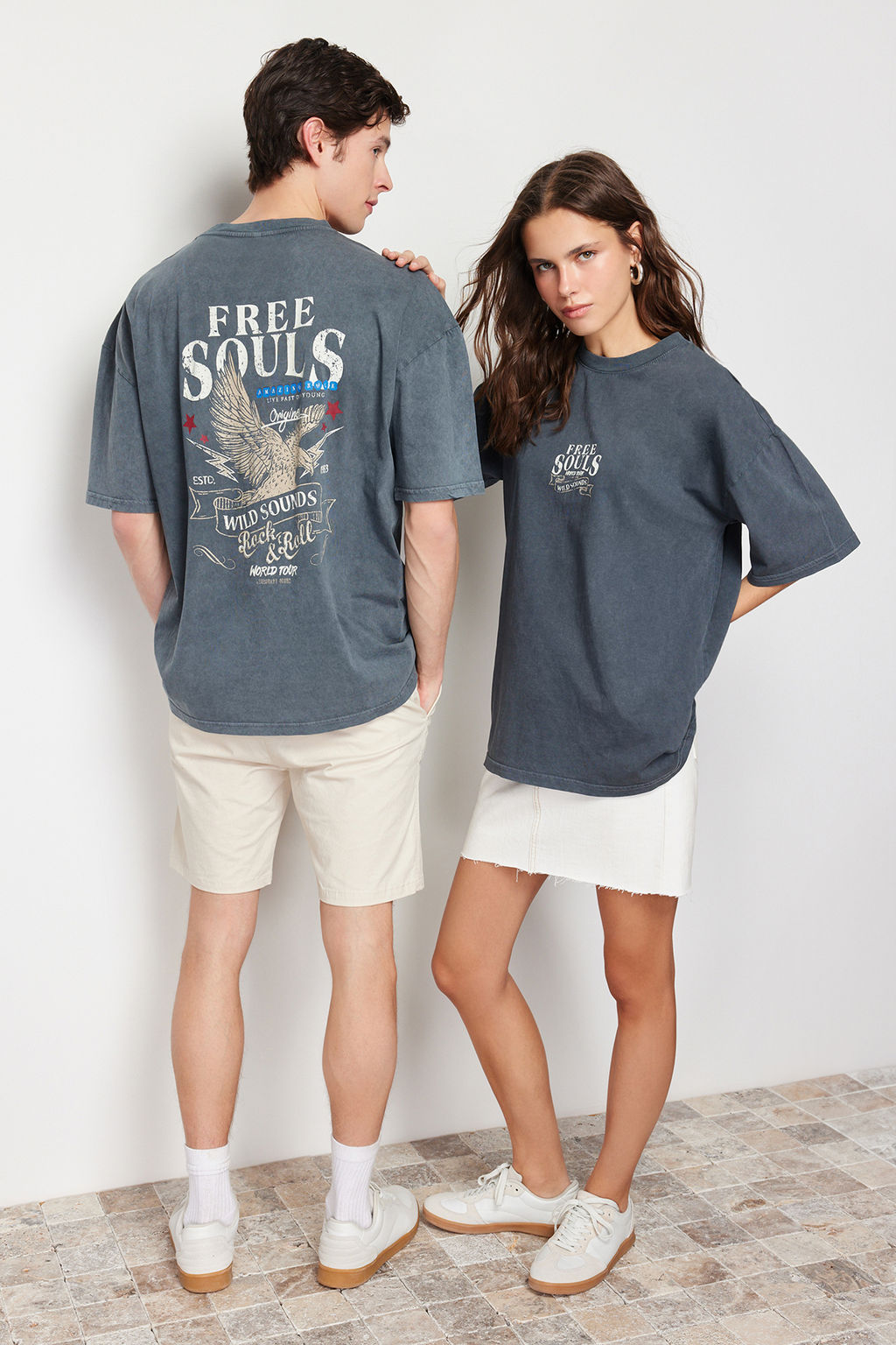 TRENDYOL MAN Antrasit Unisex Oversize/Genis Kesim Soluk Efektli Kartal Bask?l? %100 Pamuk T-Shirt TMNSS24TS00006 - Trendyolmilla фото 6