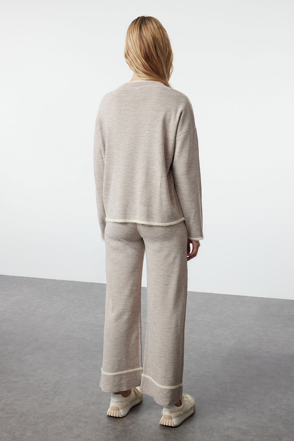 Vizon Genis Kal?p Tuylu Iplik Triko Alt-Ust Tak?m TWOAW24AU00099