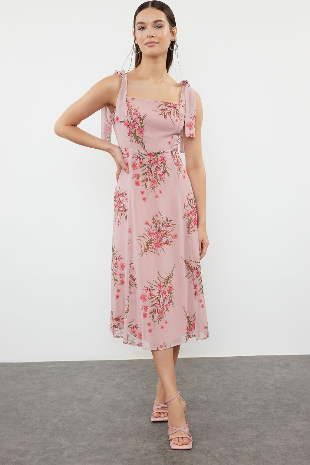 Pembe Cicekli A Kesim Y?rtmacl? S?rt? Gipe Detayl? Sifon Astarl? Midi Dokuma Elbise TWOSS24EL00699